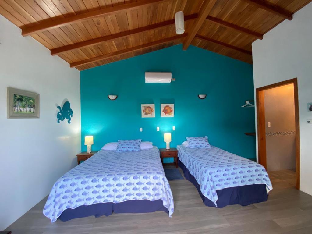 The Isabela Beach House Puerto Villamil Kültér fotó