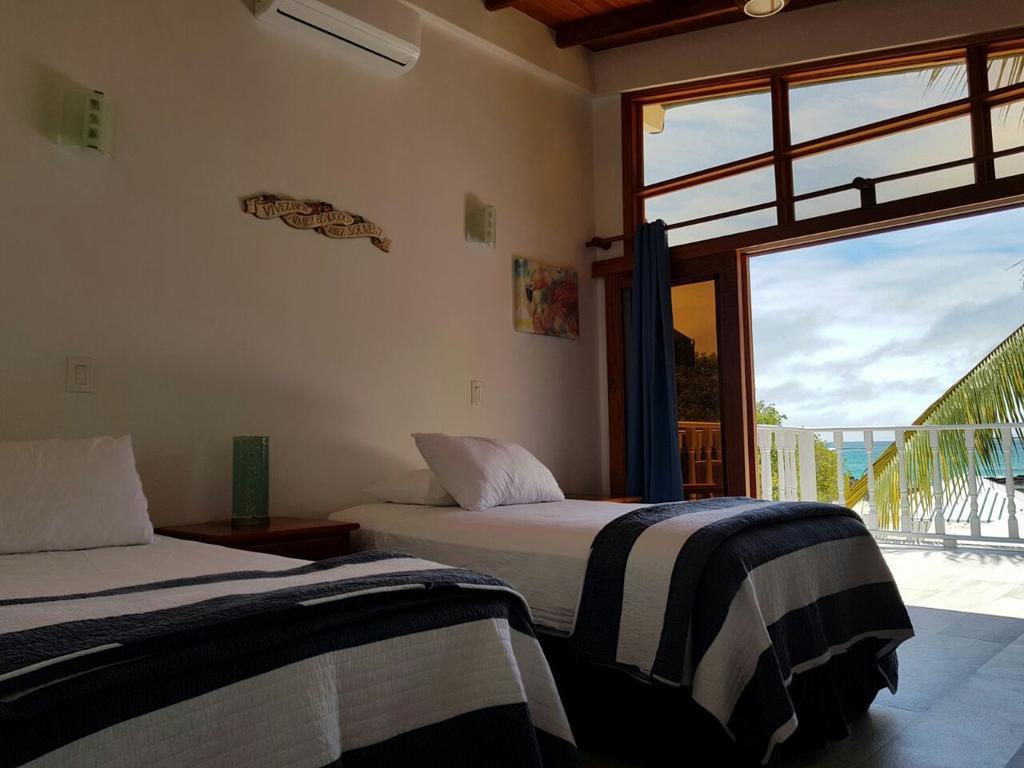 The Isabela Beach House Puerto Villamil Kültér fotó